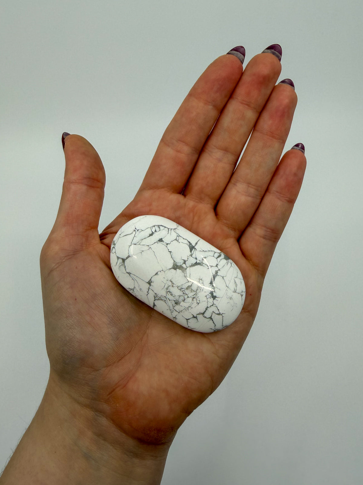 Howlite Palm