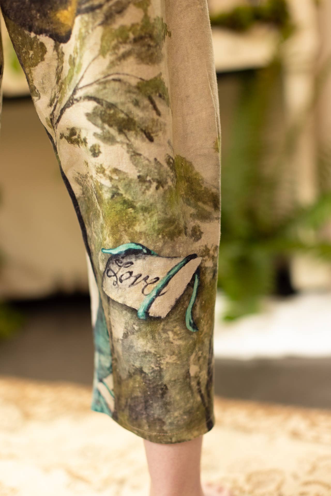 Theatre of Dreams Linen Cropped Artist Pant | Market of Stars