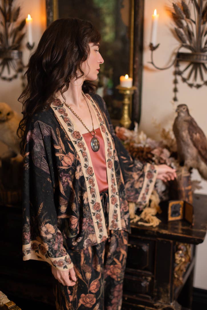 Momento Pixie Duster Crop Kimono w/ Starling & Skull