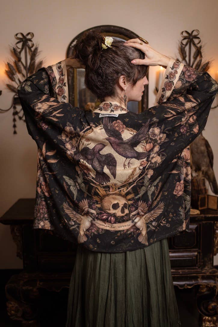 Momento Pixie Duster Crop Kimono w/ Starling & Skull