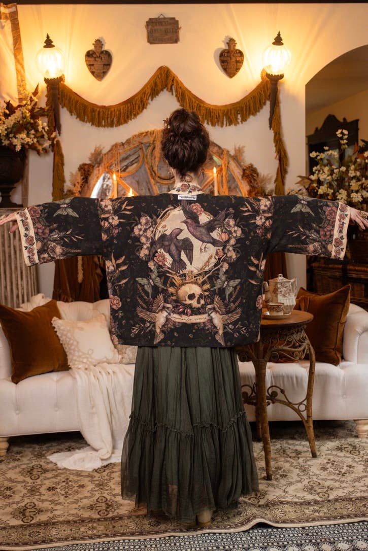 Momento Pixie Duster Crop Kimono w/ Starling & Skull