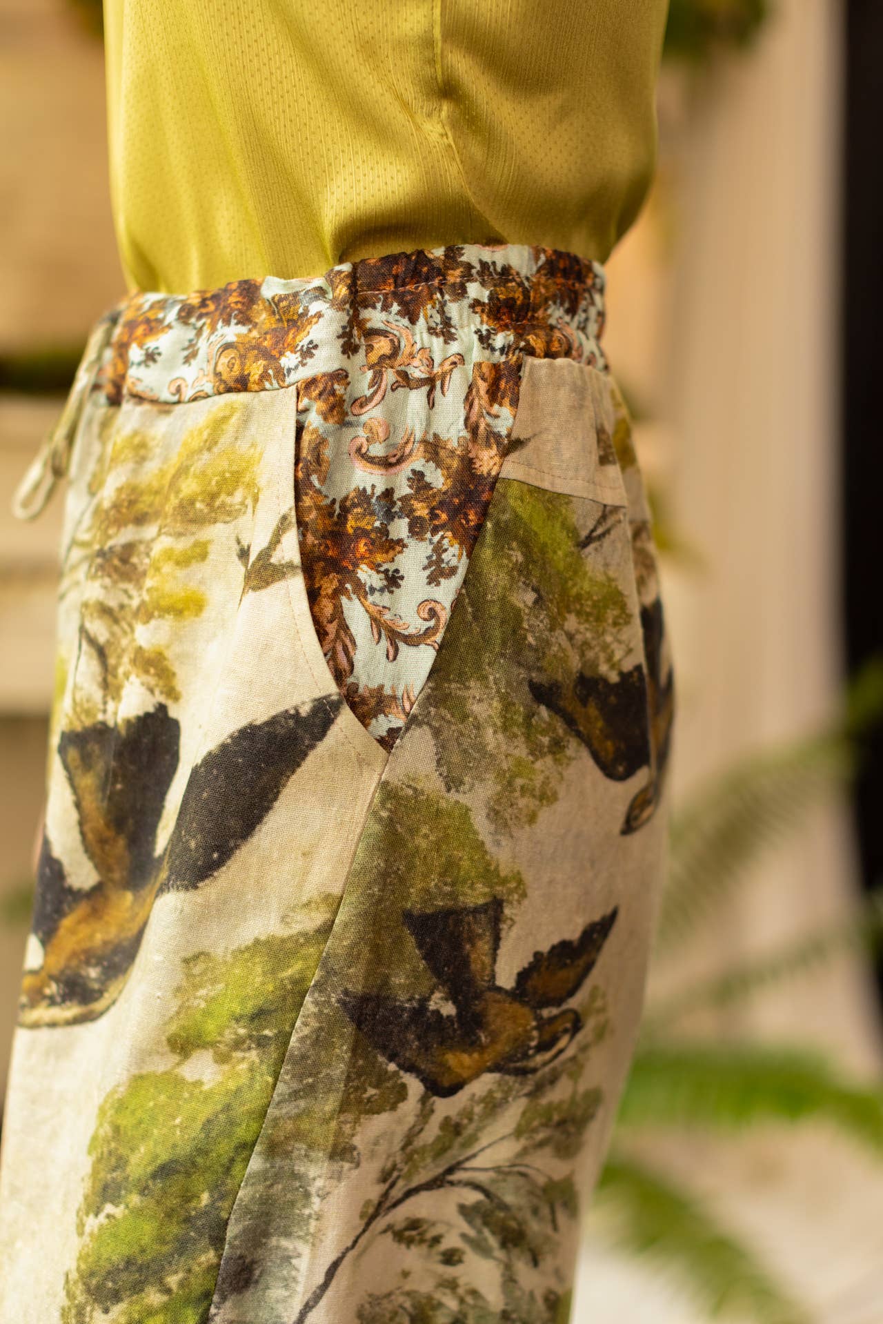 Theatre of Dreams Linen Cropped Artist Pant | Market of Stars