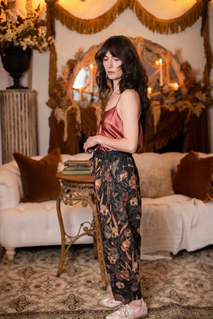 Momento Linen Cropped Artist Pant w/ Floral Print & Skull