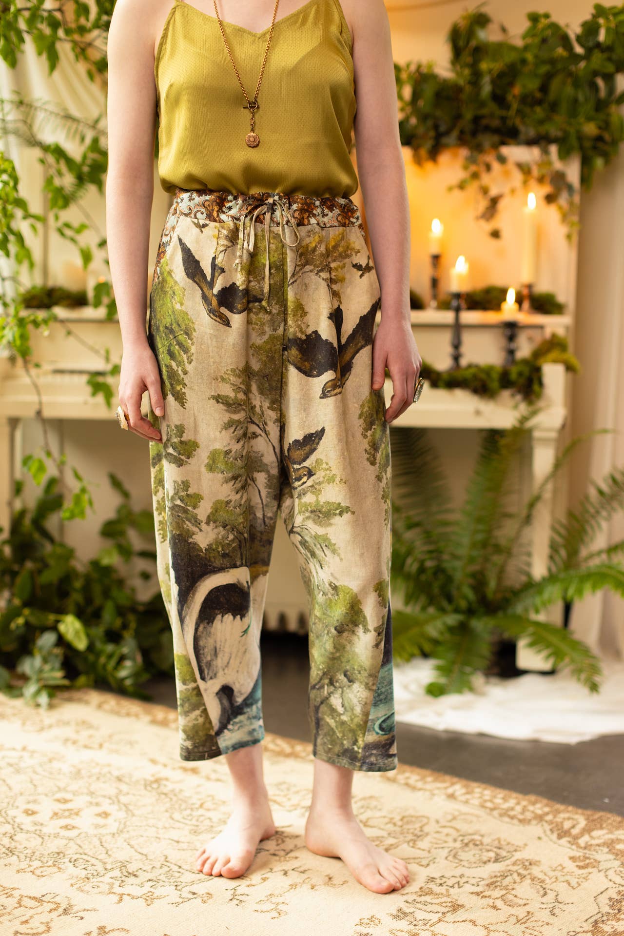 Theatre of Dreams Linen Cropped Artist Pant | Market of Stars