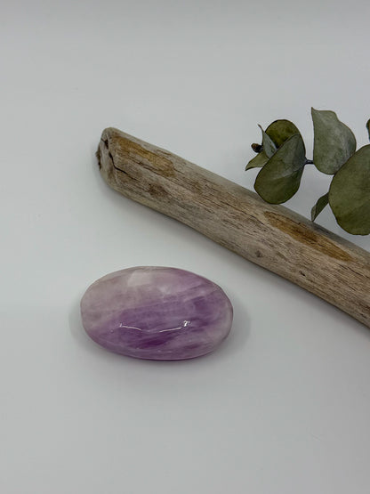 Cats Eye Kunzite Palm
