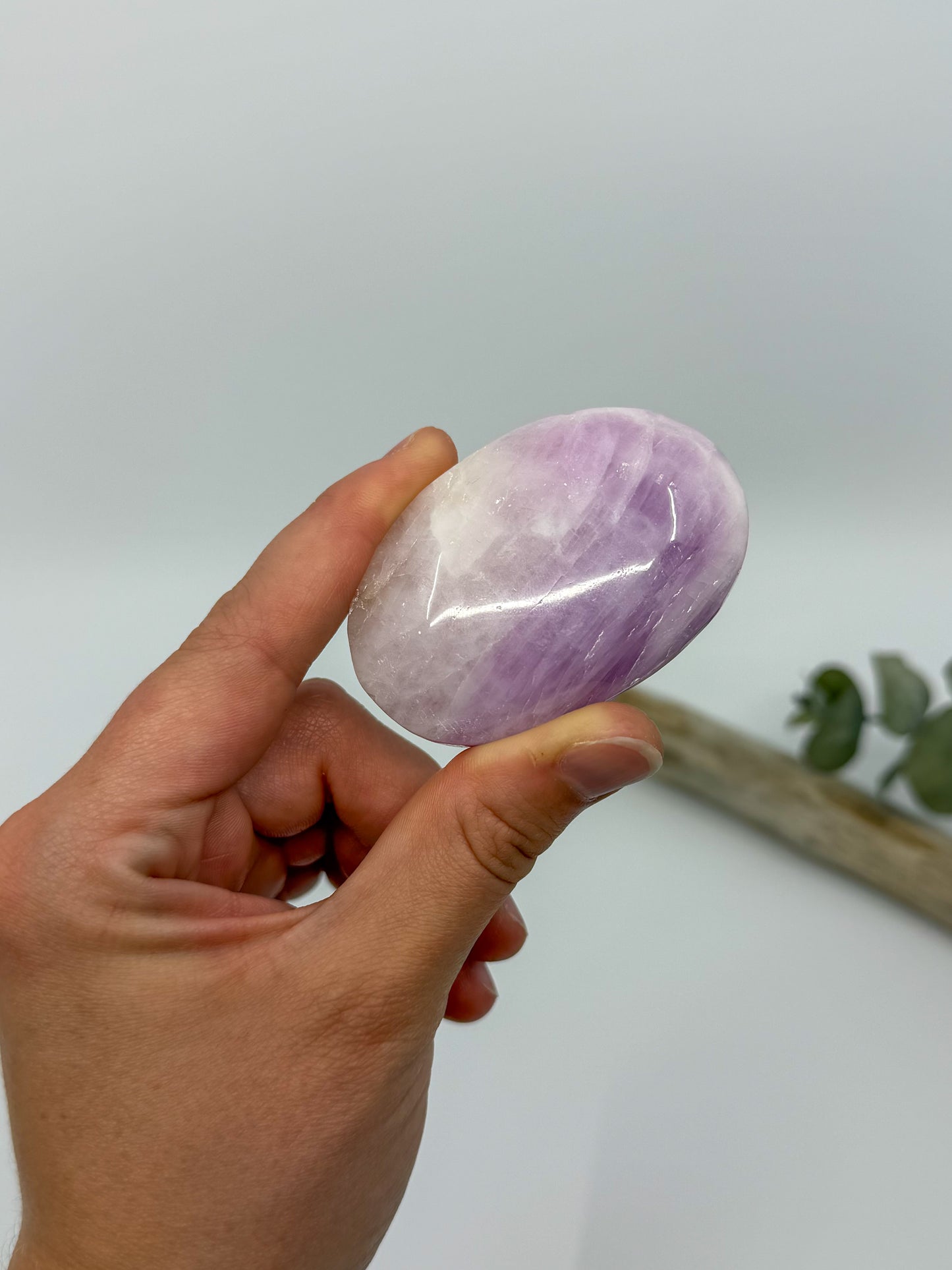 Cats Eye Kunzite Palm