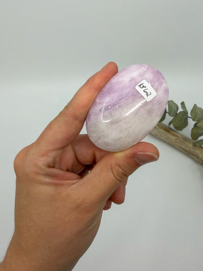 Cats Eye Kunzite Palm
