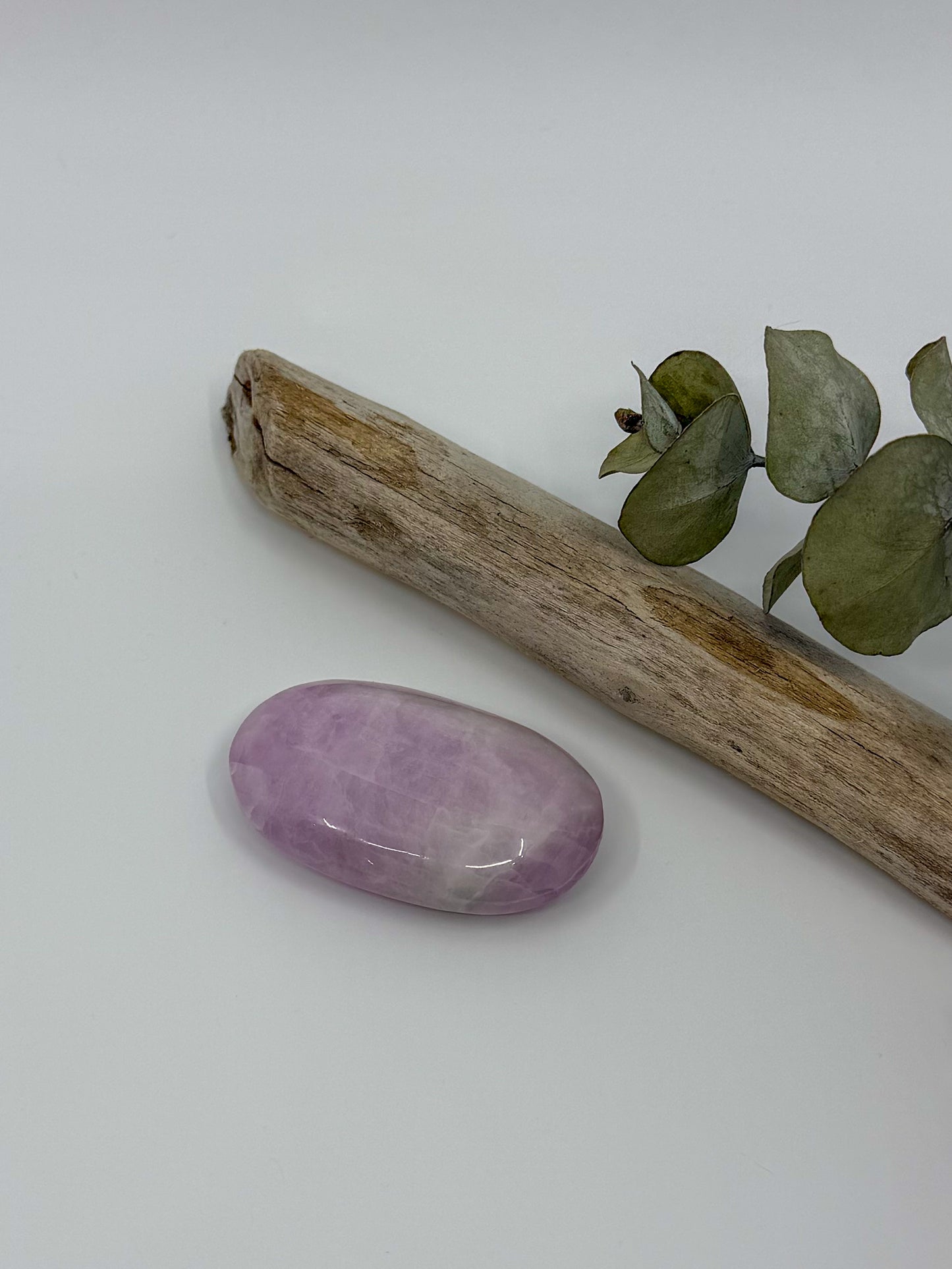 Cats Eye Kunzite Palm