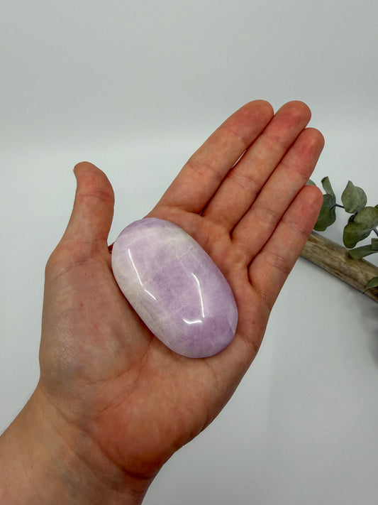 Cats Eye Kunzite Chunky Palm | EXACT PIECE