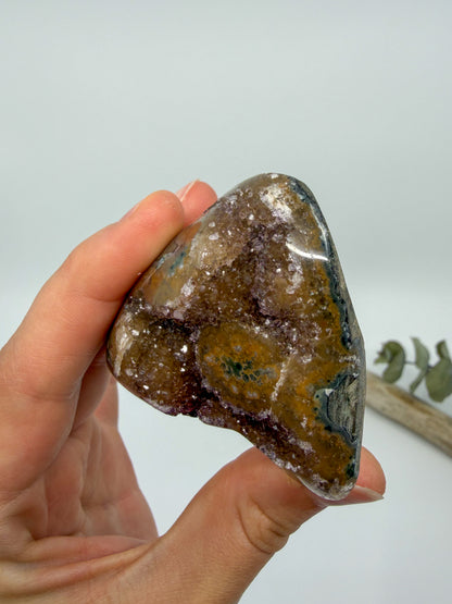 Rainbow Amethyst Cutbase | Uruguay