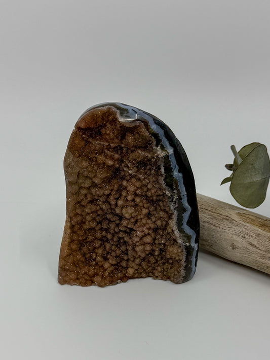 Cappuccino Druzy Rainbow Amethyst Cutbase Uruguay | EXACT PIECE