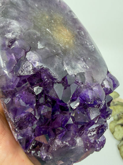Statement Amethyst Cutbase | Uruguay -EXACT PIECE-