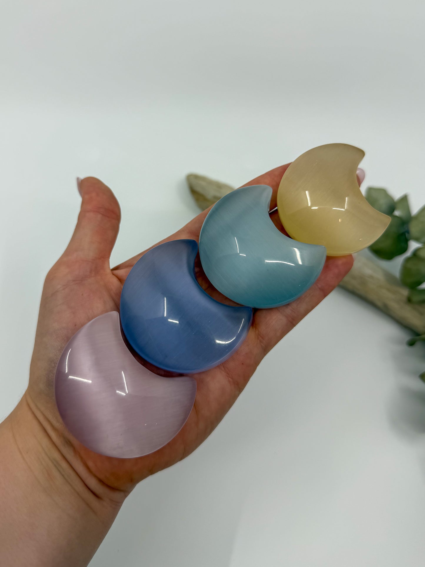 Cats Eye Moon Carving