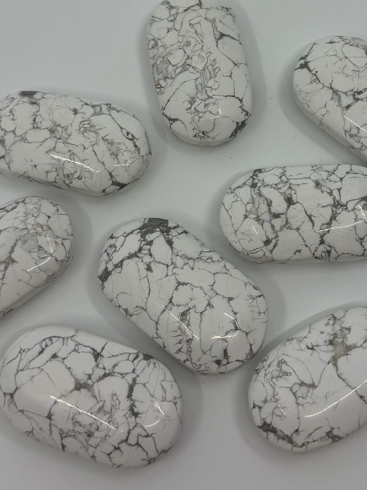 Howlite Palm