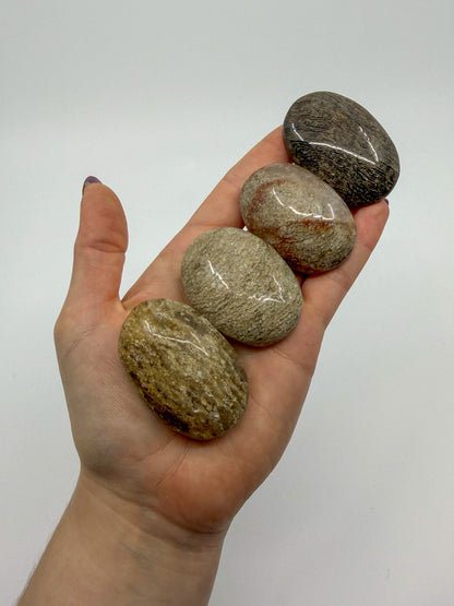 Thousand Layer Quartz Palm (textured)