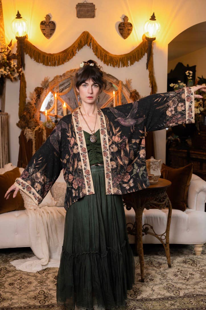 Momento Pixie Duster Crop Kimono w/ Starling & Skull